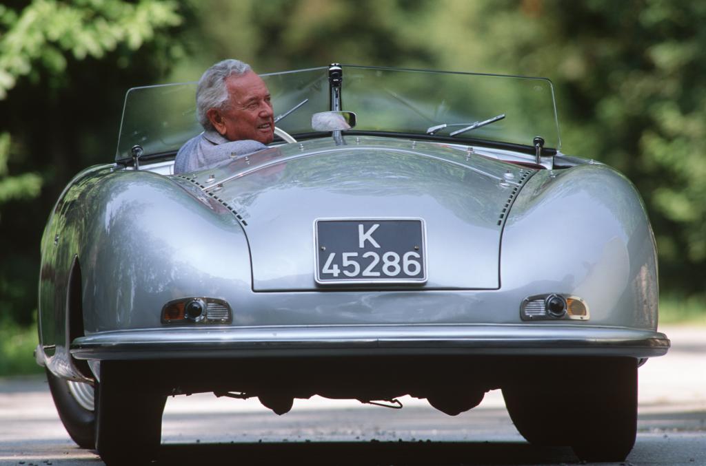 Porsche-Klassiker auf Stuttgarts Straßen