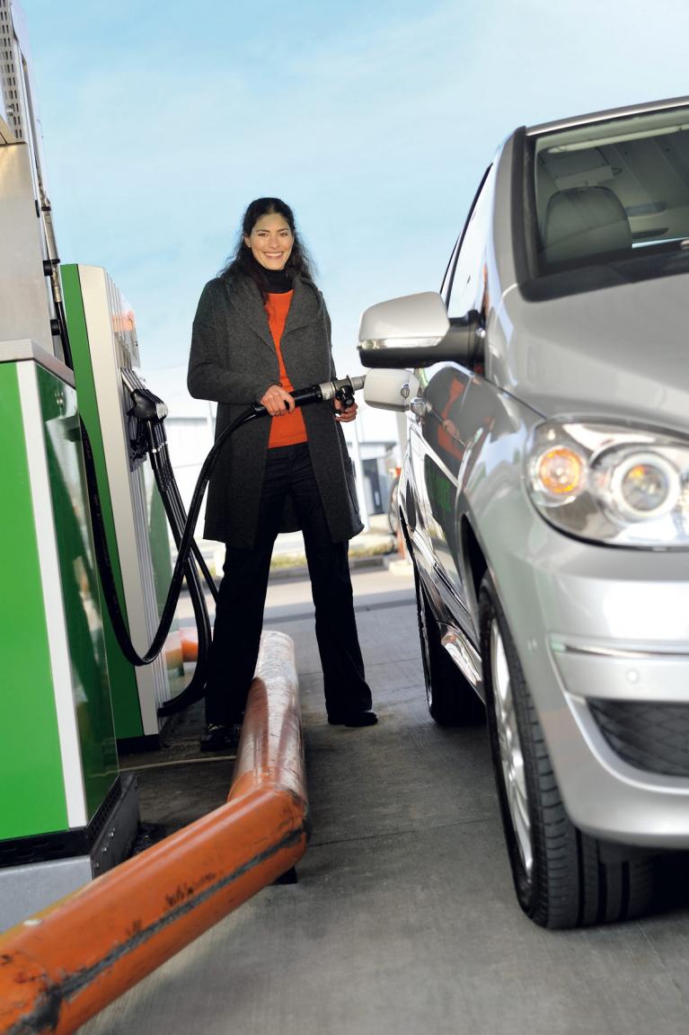Premiere: Tankstelle bietet 100 Prozent Bio-Erdgas aus Bio-Müll 