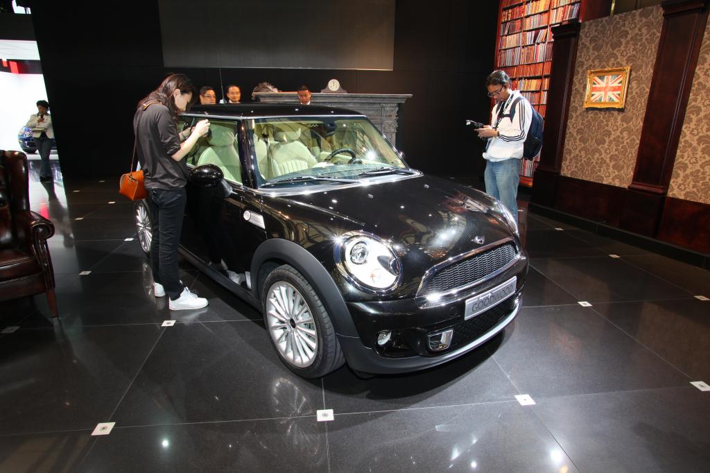 Shanghai 2011: Mini Inspired by Goodwood stellt sich vor
