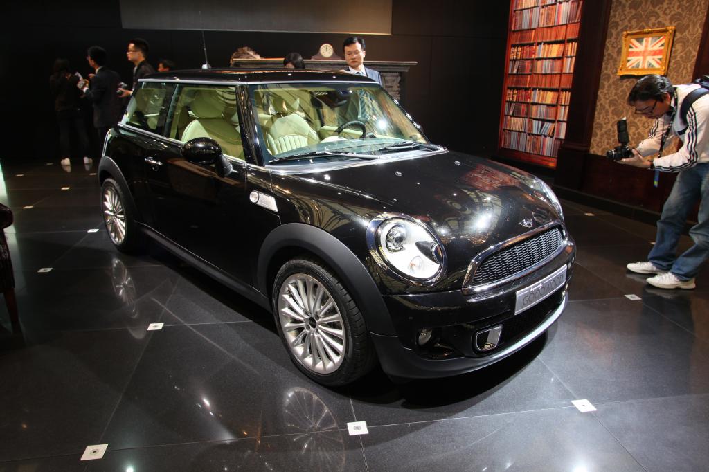 Shanghai 2011: Mini Inspired by Goodwood stellt sich vor