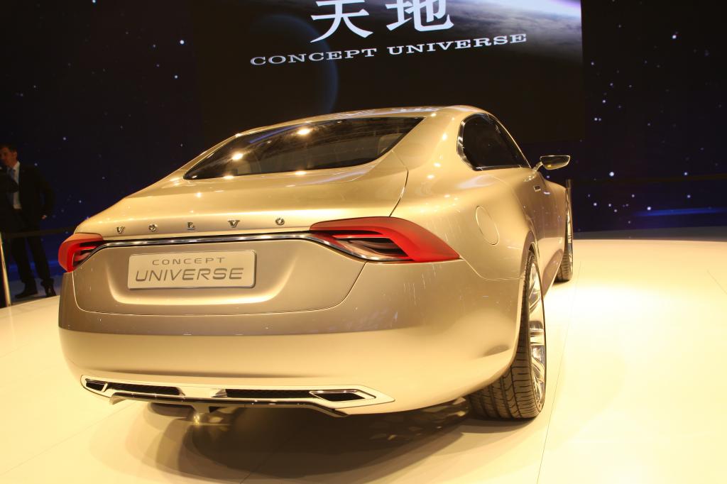 Shanghai 2011: Volvo zeigt extralanges Concept Universe