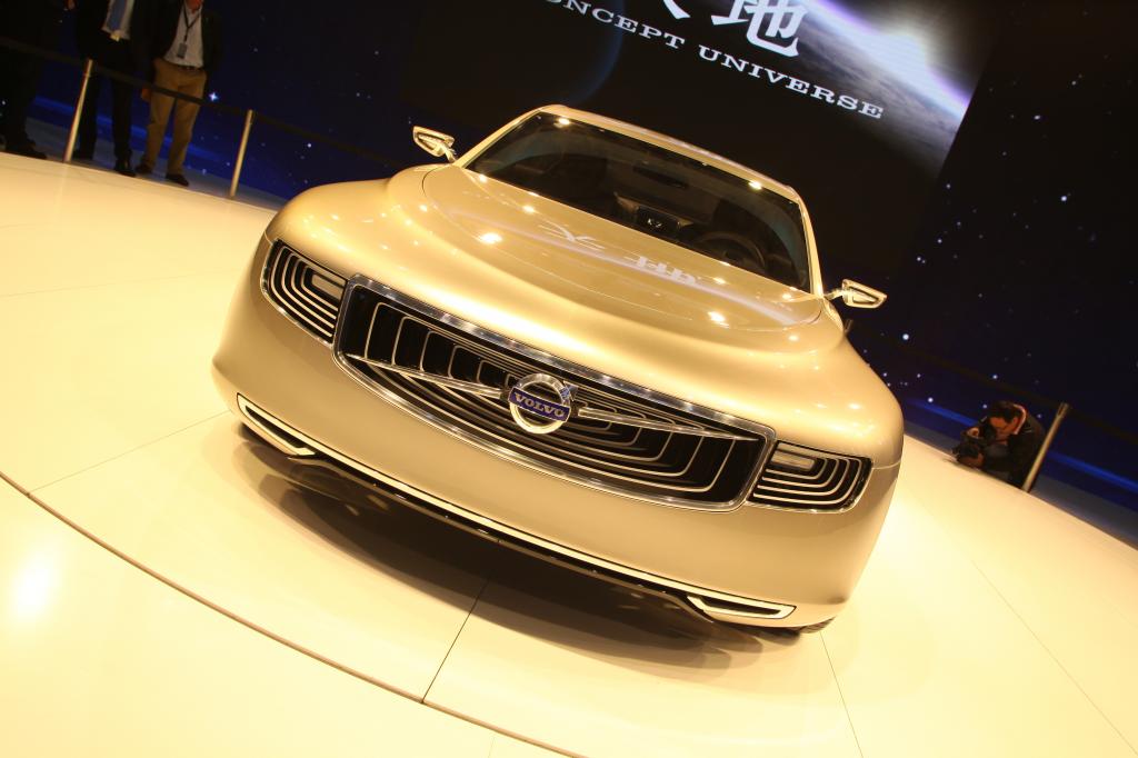 Shanghai 2011: Volvo zeigt extralanges Concept Universe