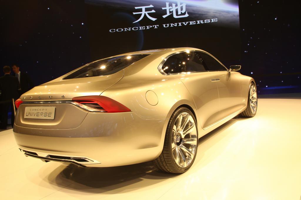 Shanghai 2011: Volvo zeigt extralanges Concept Universe