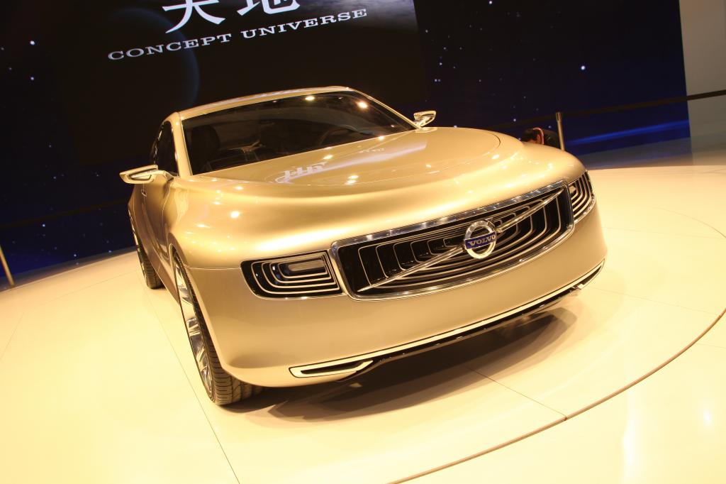 Shanghai 2011: Volvo zeigt extralanges Concept Universe