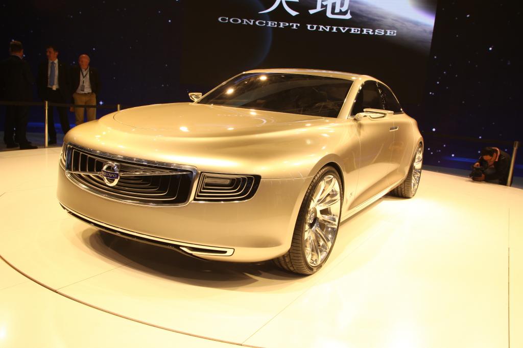 Shanghai 2011: Volvo zeigt extralanges Concept Universe
