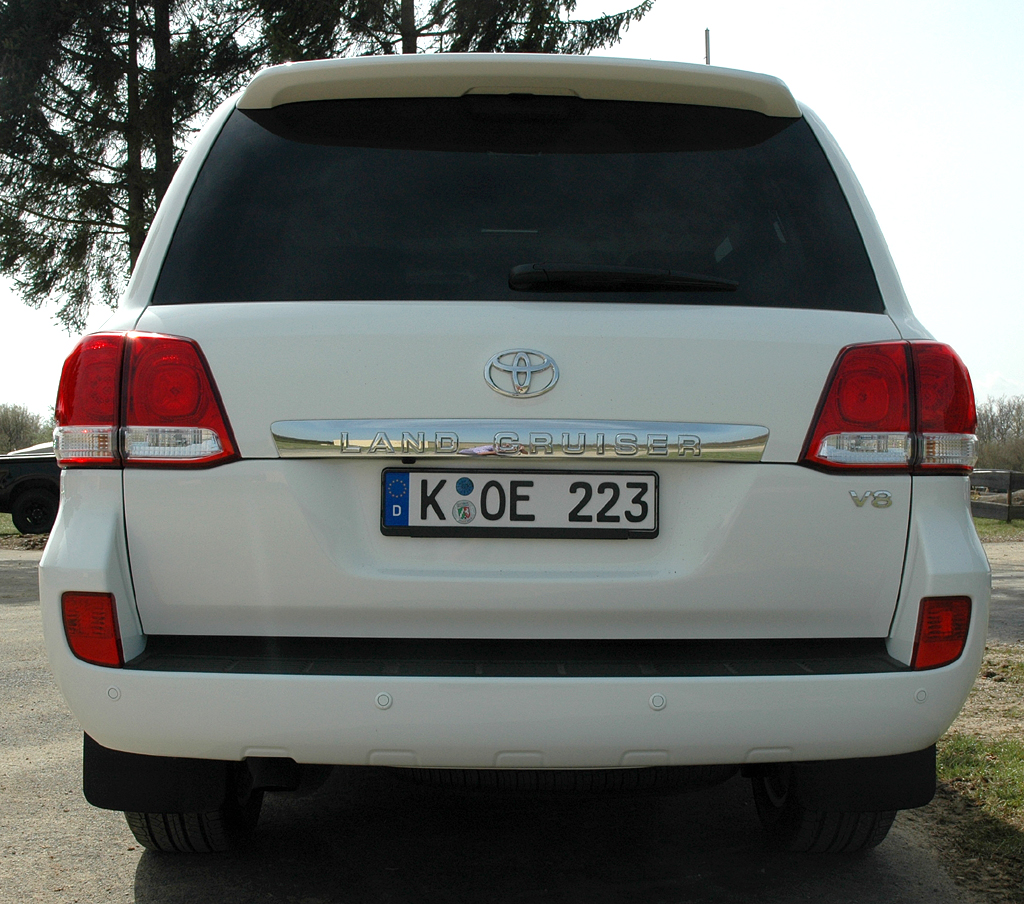 Toyota Land Cruiser: Heckansicht des Flaggschiffs der Baureihe. 