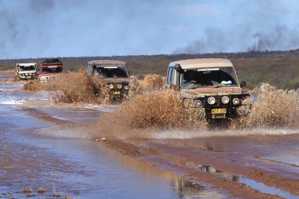 Toyota Land Cruiser Konvoi, 2003