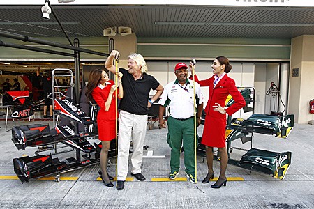 Wettschuld: Milliardär Richard Branson nach Verlust von Formel 1-Wette als Stewardess
