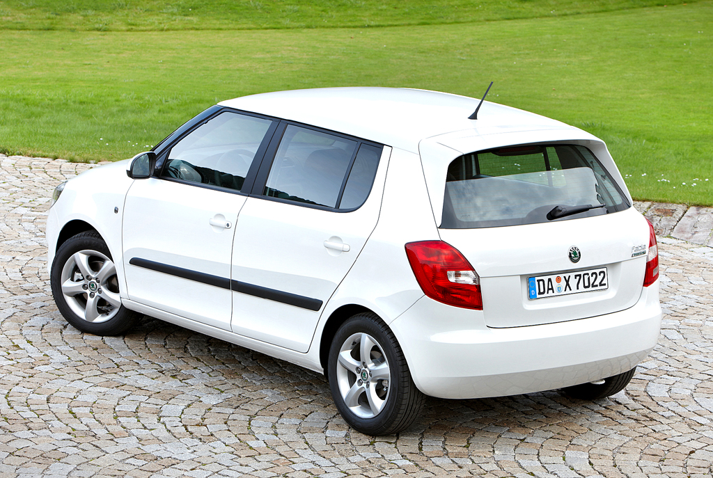 Škoda Greenline: Der Fabia in Heck-/Seitenansicht.