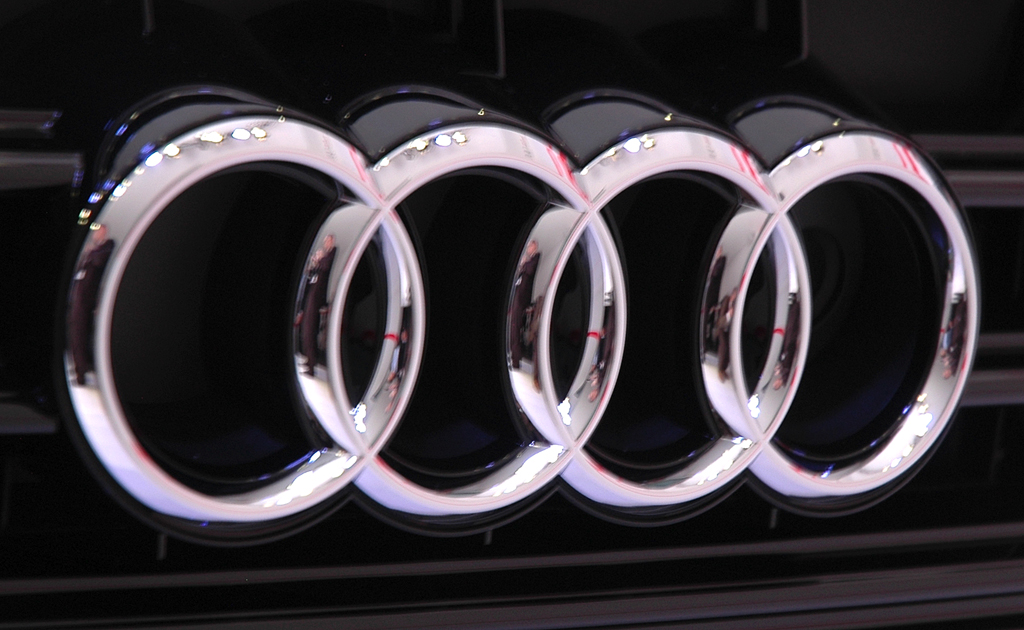 Audi A6 Avant: Die vier Markenringe sitzen vorn im oberen Teil des Kühlergrills. 