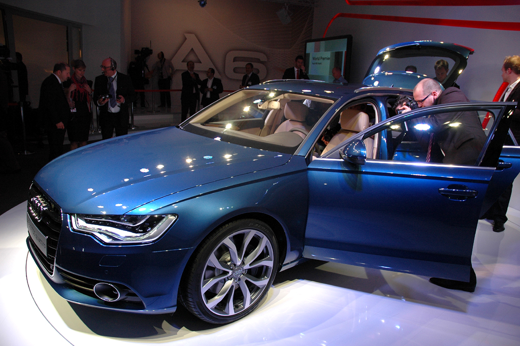 Audi A6 Avant: Gegenüber dem Vorgänger tritt der Nachfolger deutlich sportlicher auf. 