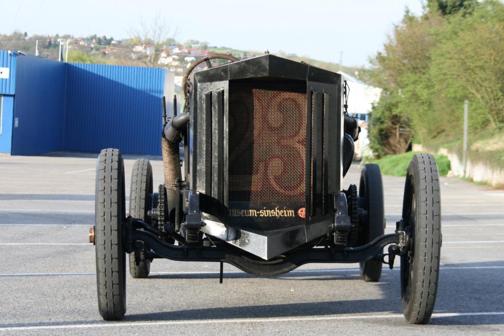 Bis der passende Kühler gefunden war, verschliss der Motor mehrere Testkandidaten
