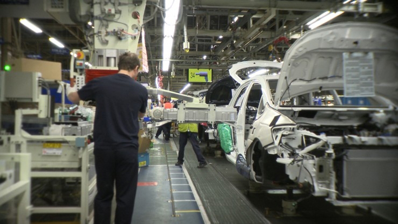 Blick in Toyotas Auris-Hybrid-Fertigung.
