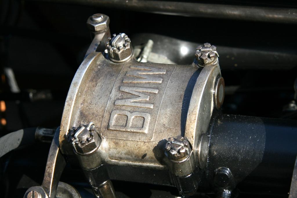 Der Motor stammt aus einem Flugzeug, das offenbar im spanischen Bürgerkrieg eingesetzt wurde