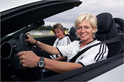 Die Autos der deutschen Fußball-Nationalspielerinnen