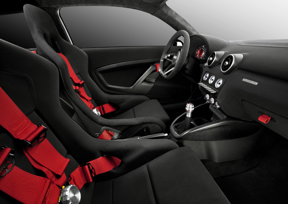 Die Leichtbau-Schalensitze entstammen dem Audi R8 GT