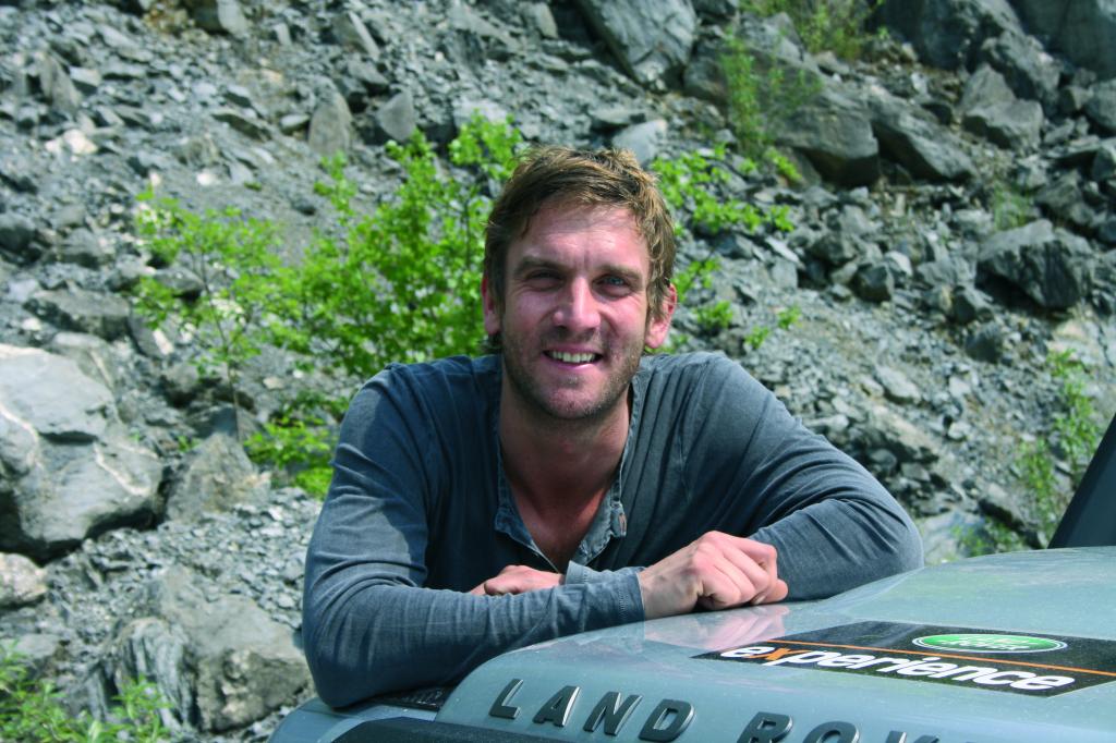 Dschungelkönig fährt mit Land Rover nach Bolivien