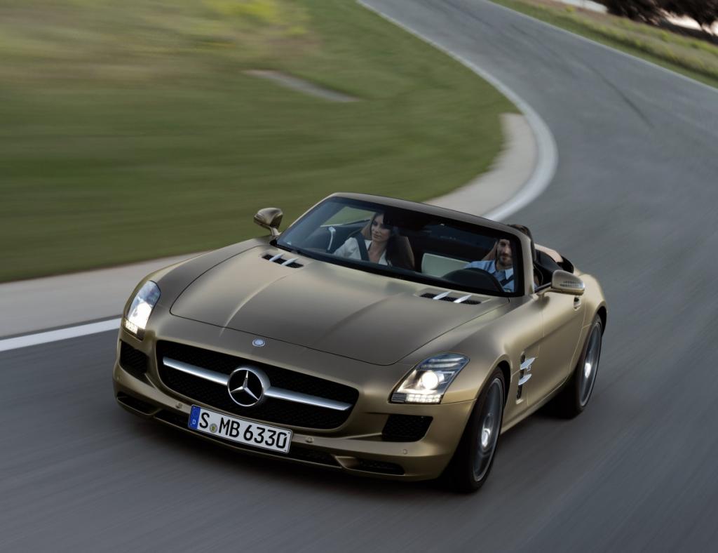Ein wahrer Hingucker ist der SLS Roadster von Mercedes. 