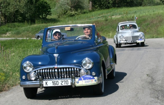 Europäisches Peugeot-Treffen - Die Parade des Löwenrudels 