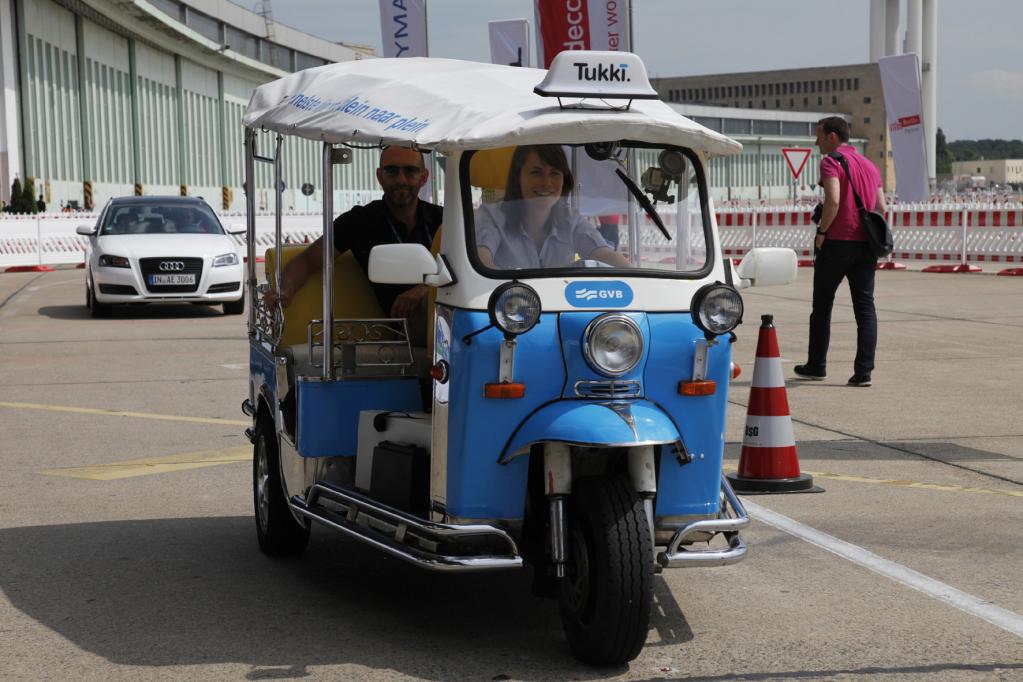Im Reigen der alternativ angetriebenen Fahrzeuge darf das Elektro-Tuktuk nicht fehlen. 