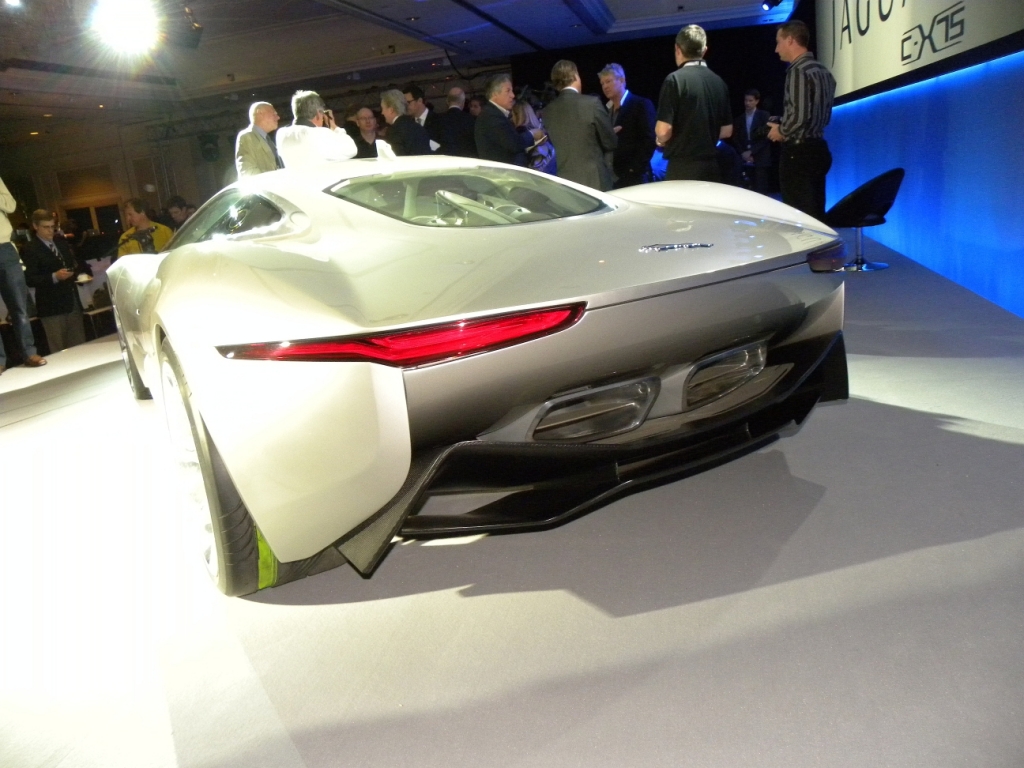 Jaguar X-C75.