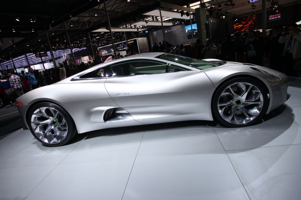 Jaguar X-C75.