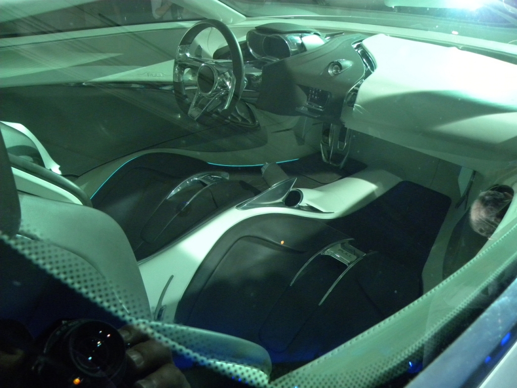 Jaguar X-C75.