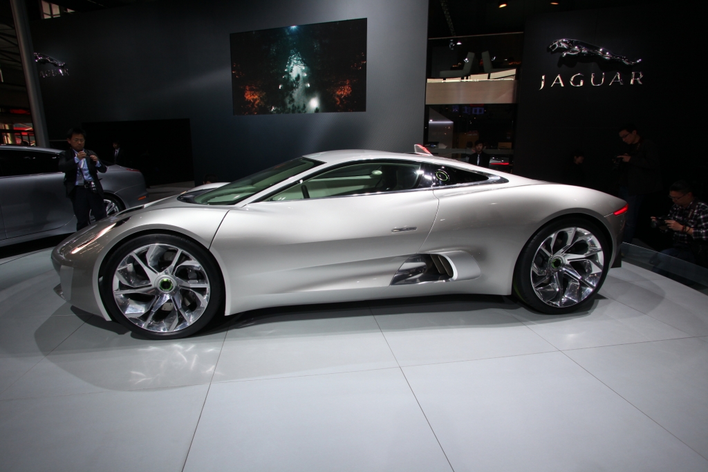 Jaguar X-C75.