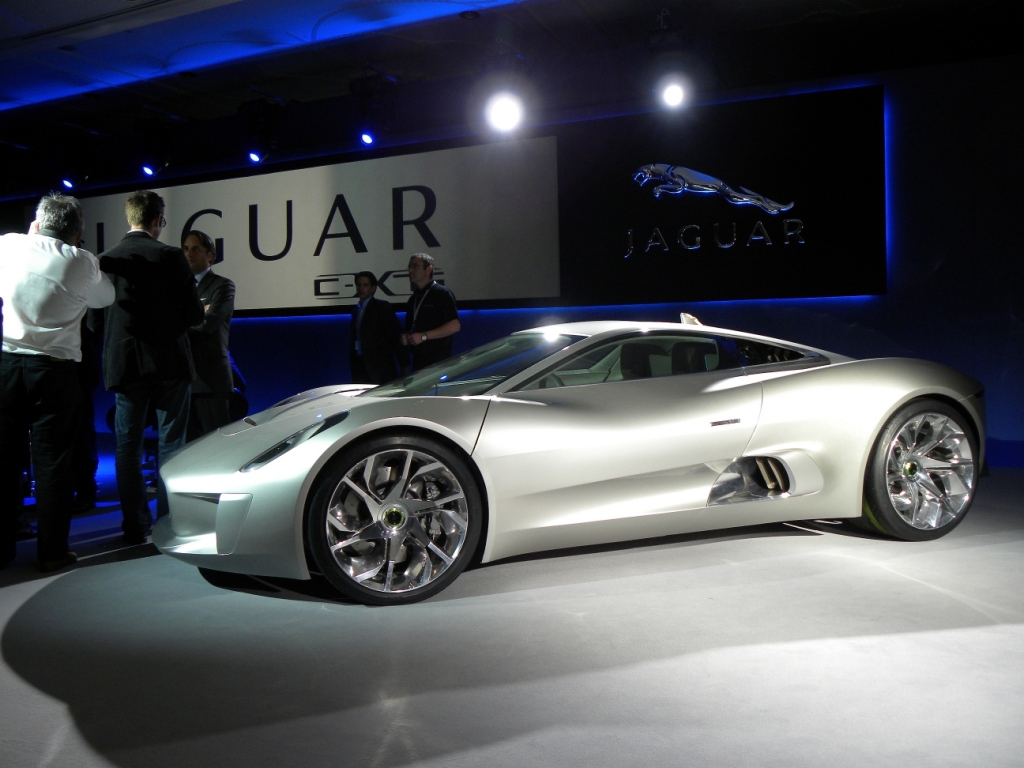 Jaguar X-C75.