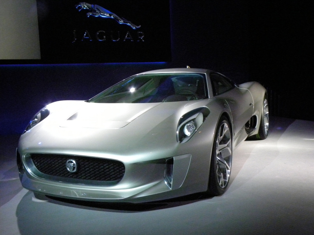 Jaguar X-C75.