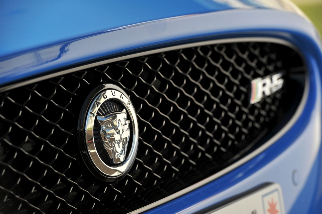 Jaguar XKR-S - Willkommen im Club 300