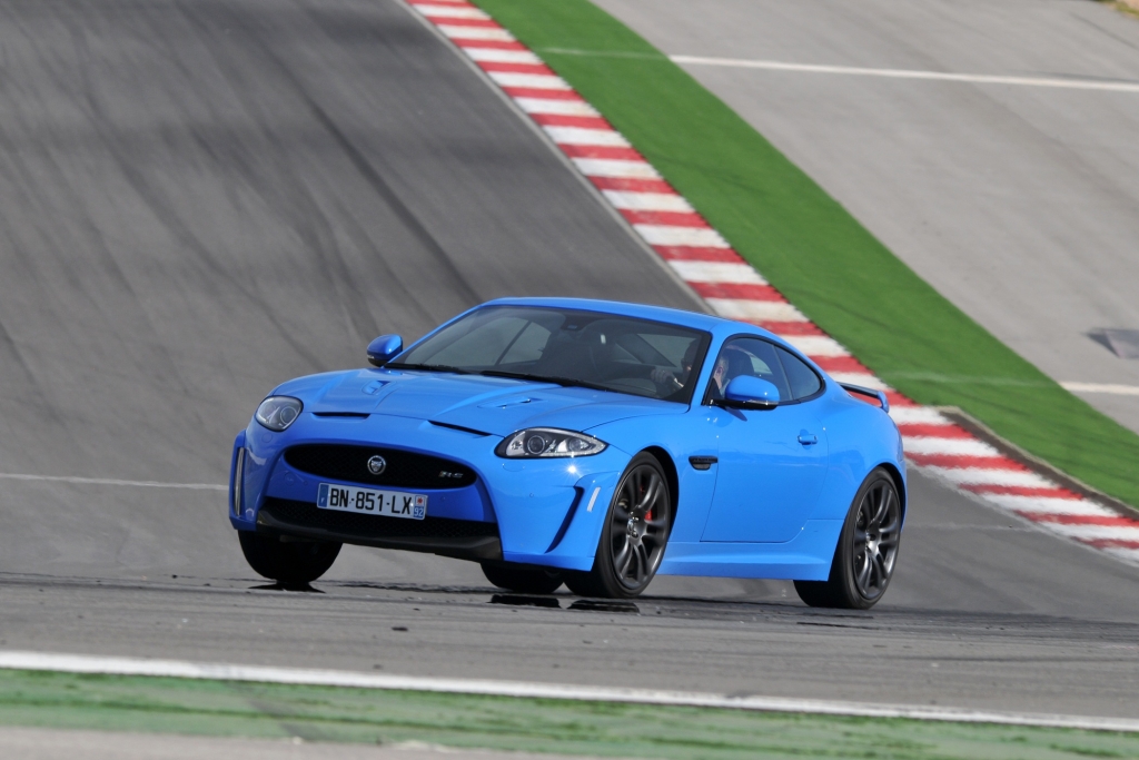 Jaguar XKR-S - Willkommen im Club 300