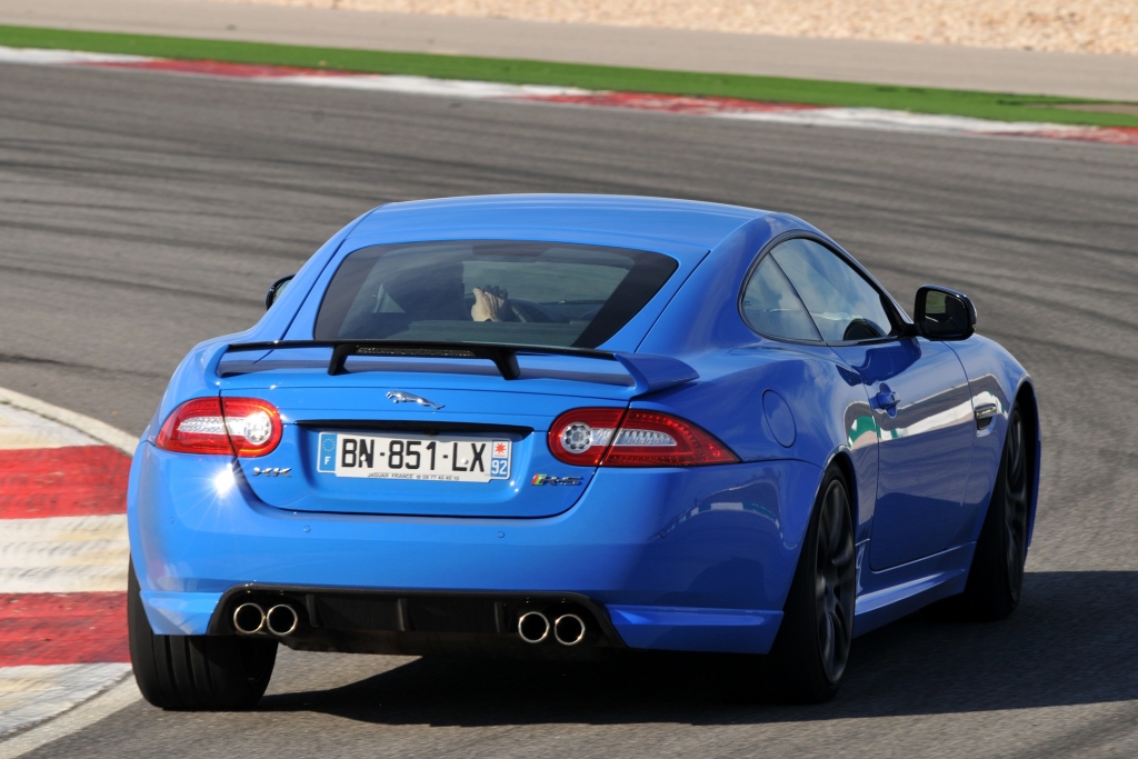 Jaguar XKR-S - Willkommen im Club 300