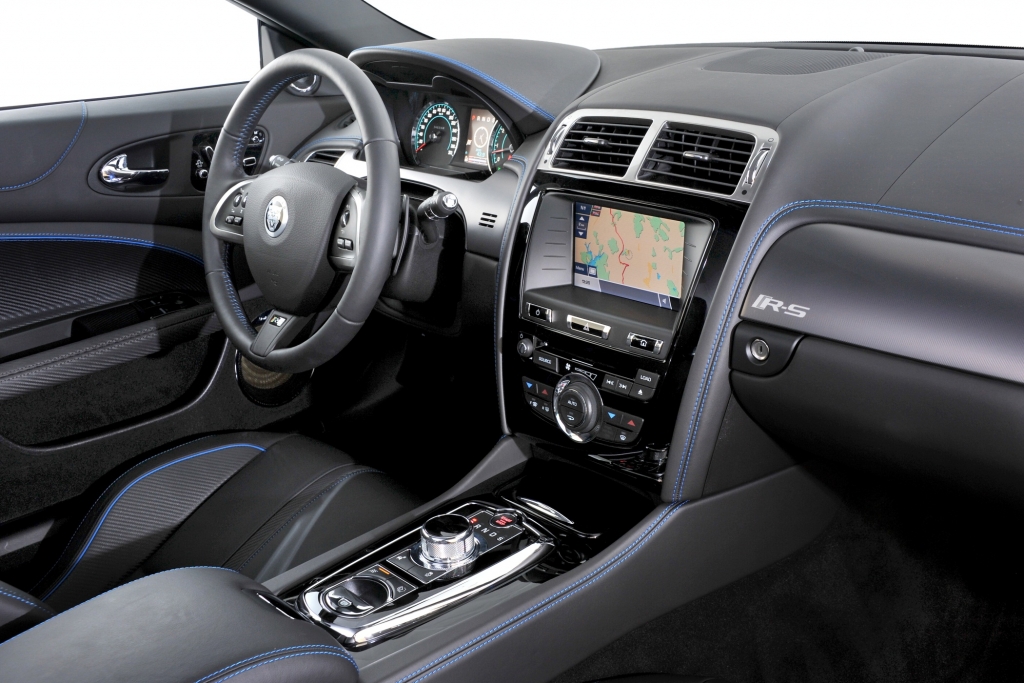 Jaguar XKR-S - Willkommen im Club 300
