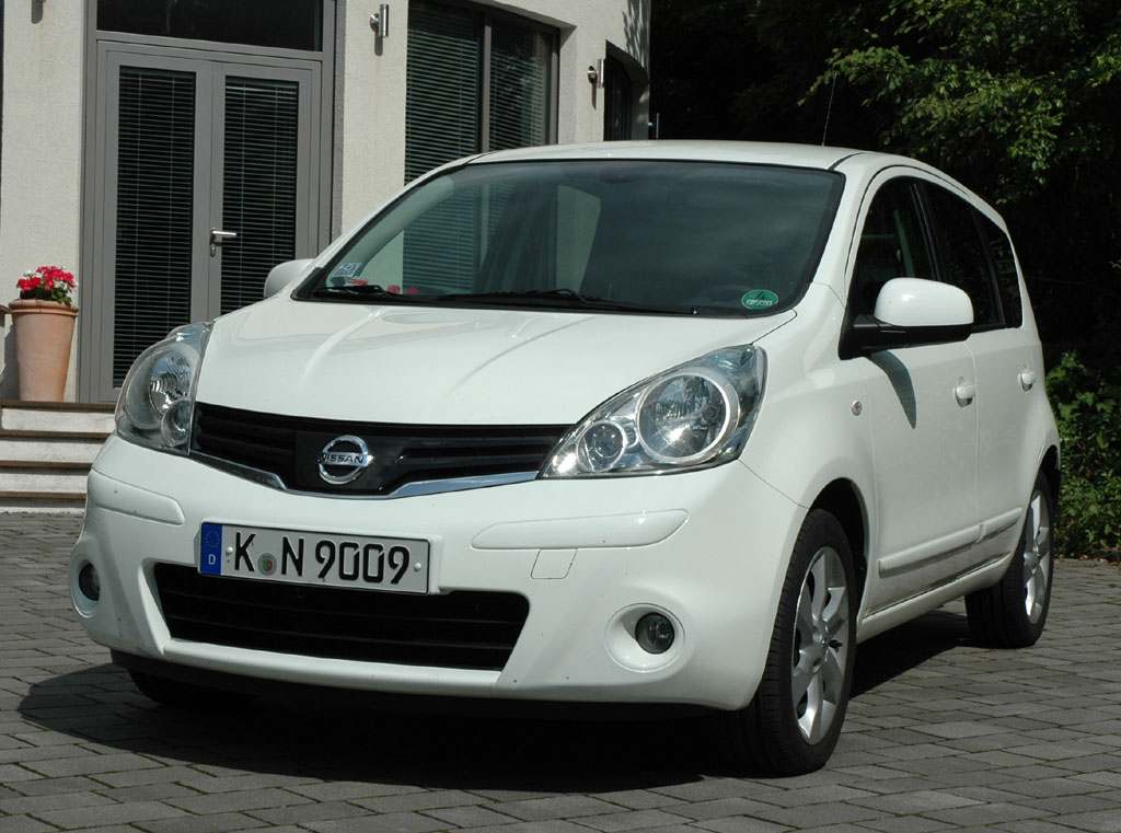 Kommt innen recht flexibel daher: Nissans geräumiger Note.