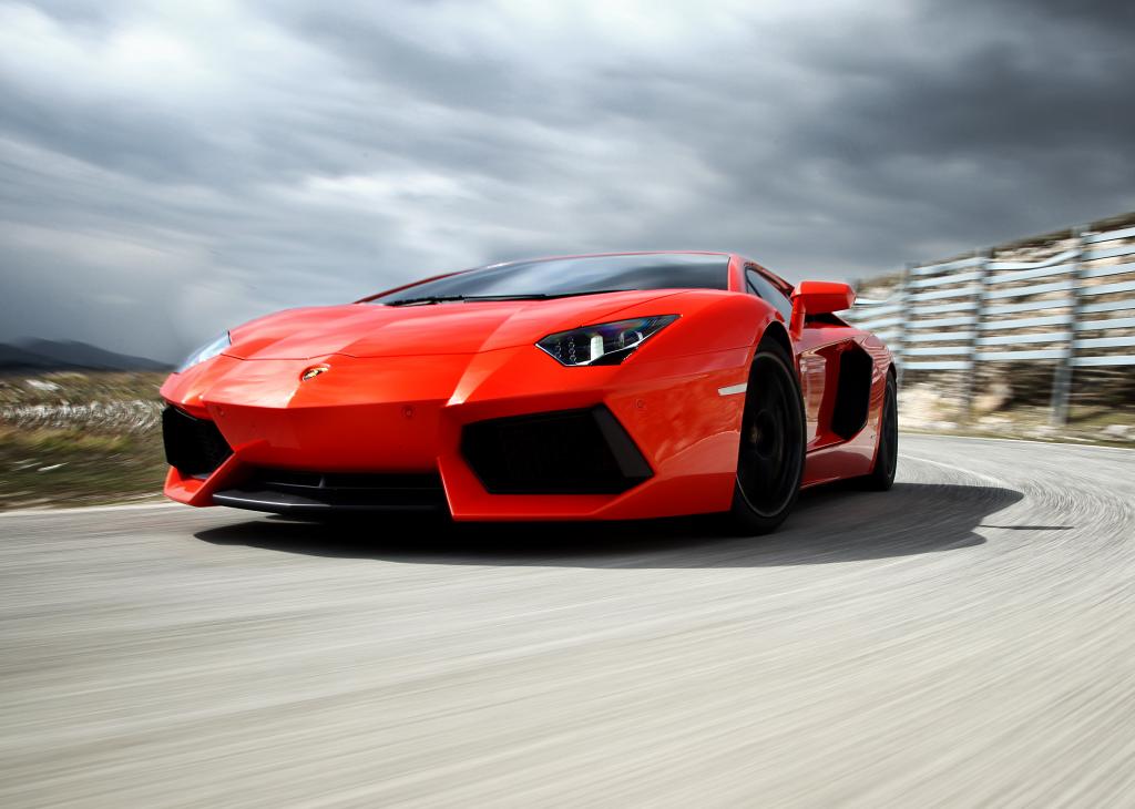 Lamborghini Aventador LP 700-4.
