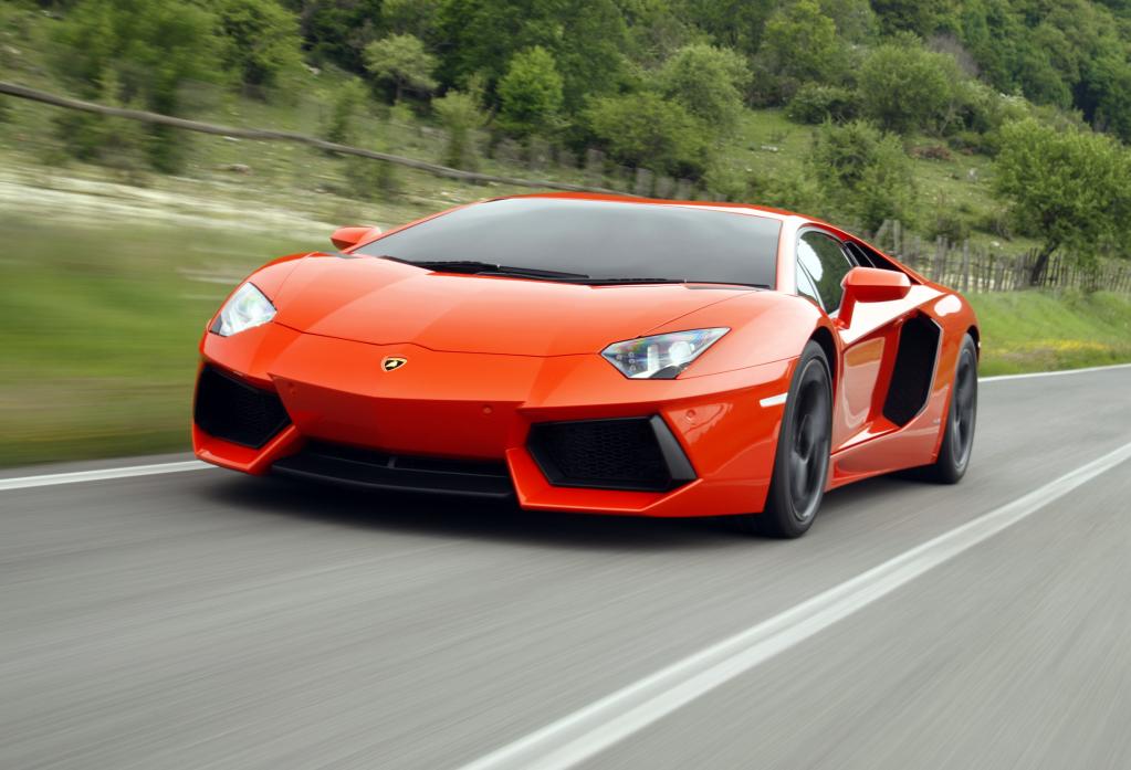 Lamborghini Aventador LP 700-4.