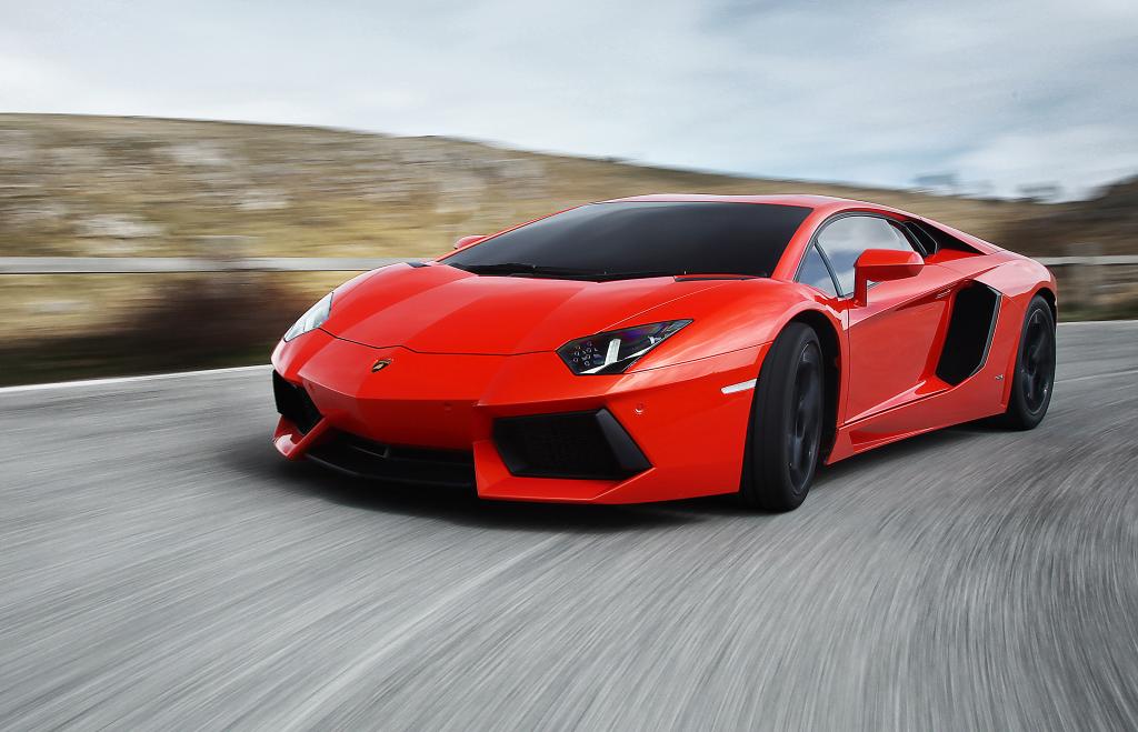 Lamborghini Aventador LP 700-4.