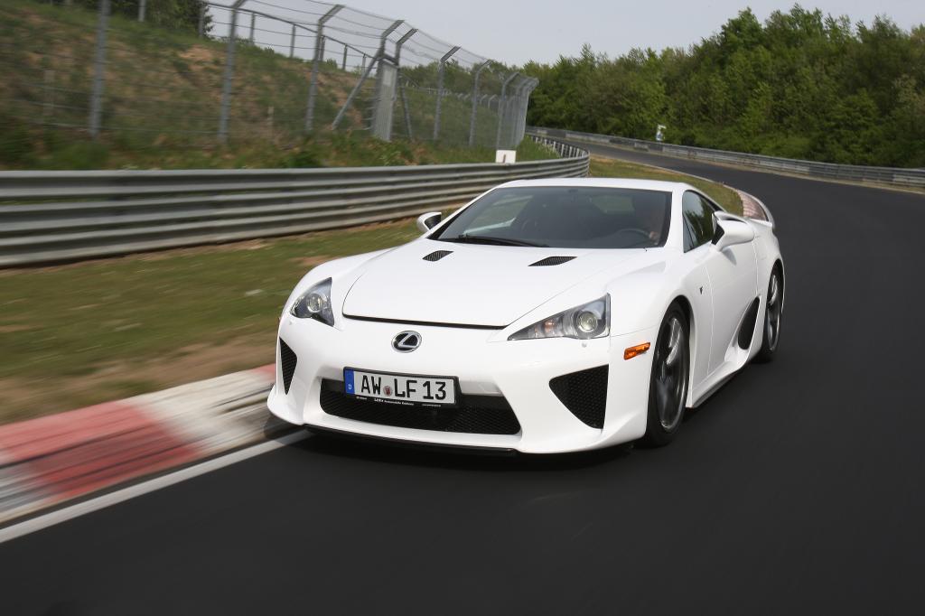 Lexus LFA.