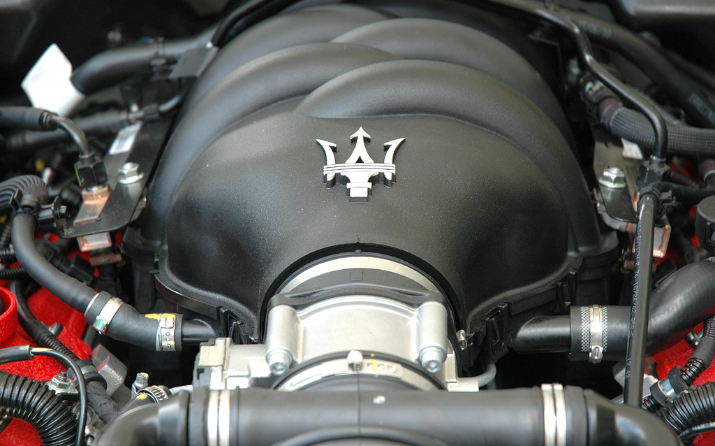 Maserati GranTurismo MC Stradale: Blick auf den 4,7-Liter-Achtzylinder mit 450 PS. 