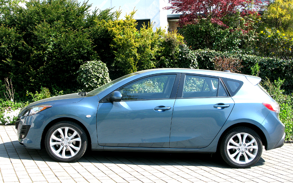 Mazda3 Diesel: Und so flott sieht der 3er von der Seite aus.