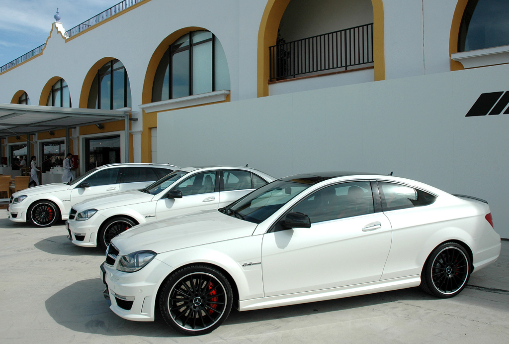 Mercedes C63 AMG Coupé: Kompaktes C63 AMG-Trio mit Coupé, Limousine und Kombi.