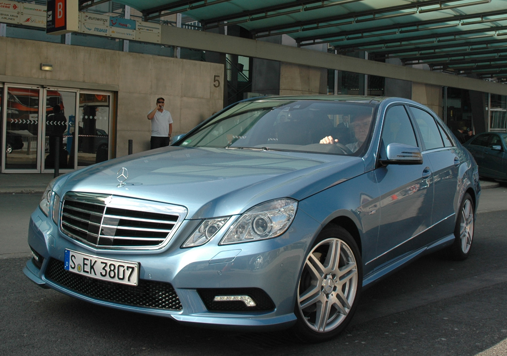 Mercedes-E-Klasse 2011, hier als Turbodiesel E250 BlueEfficiency. 