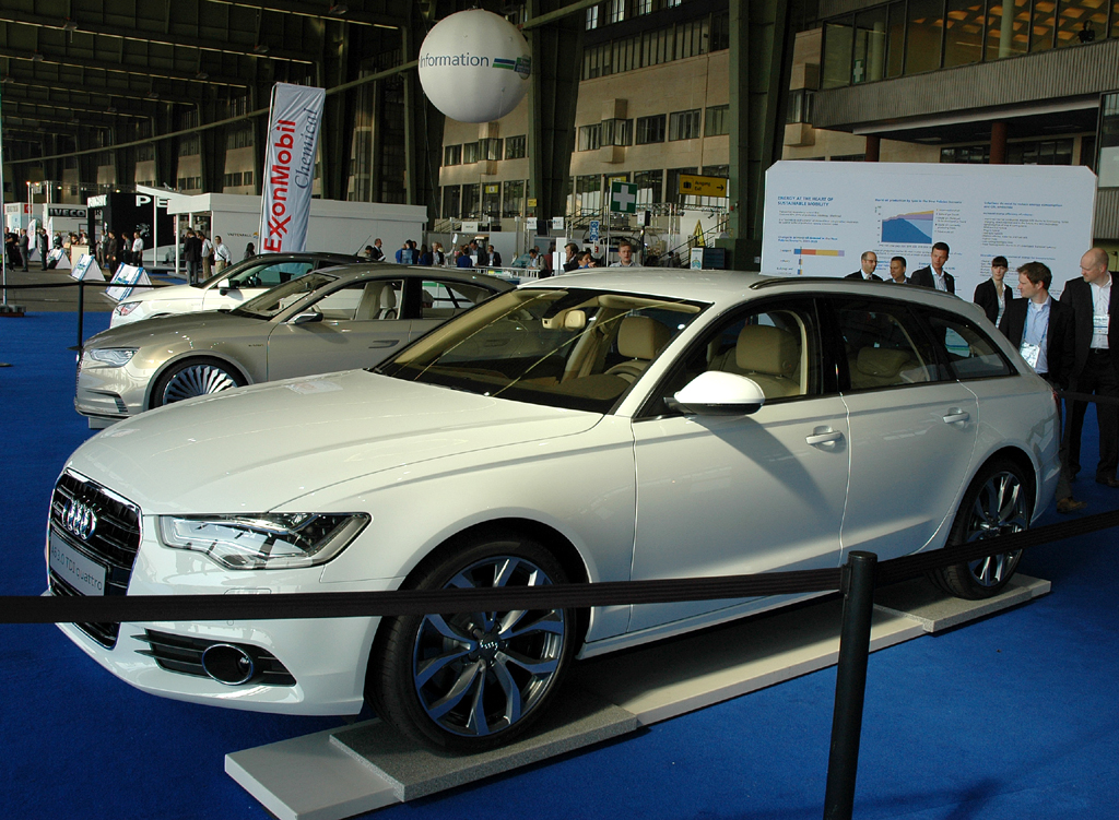 Michelin Challenge Bibendum: Audi-Ausstellungsautos mit dem A6 Avant vorn. 