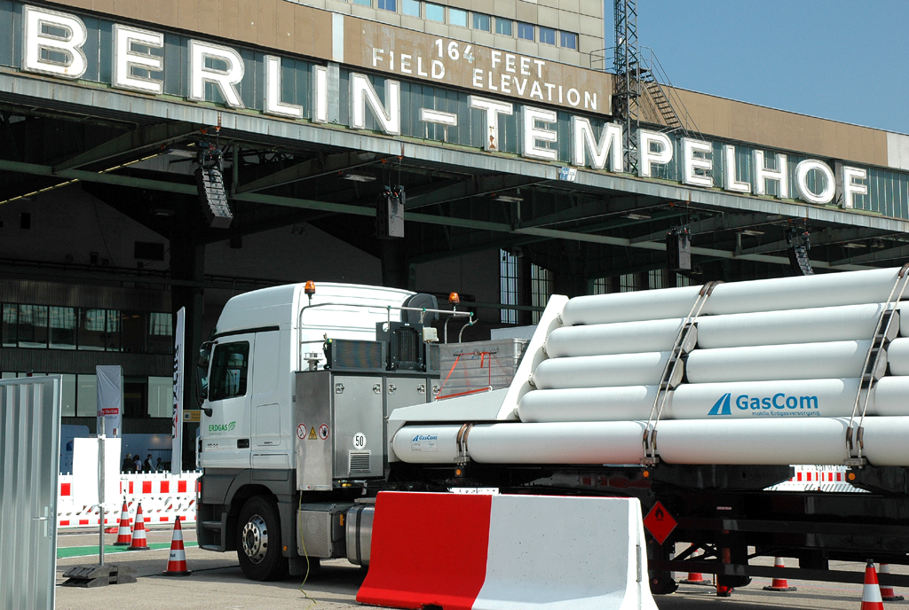 Michelin Challenge Bibendum: Gas-Lkw auf dem Tempelhofer Ausstellungsgelände. 