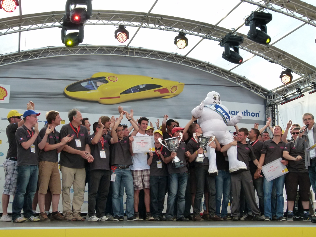 Mit acht Litern Benzin um die Welt – Der Shell Eco-Marathon Europe 2011