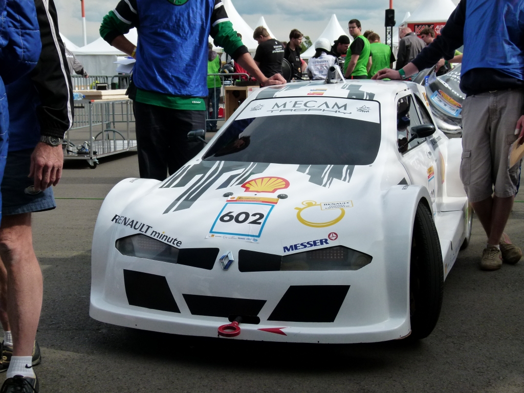 Mit acht Litern Benzin um die Welt – Der Shell Eco-Marathon Europe 2011