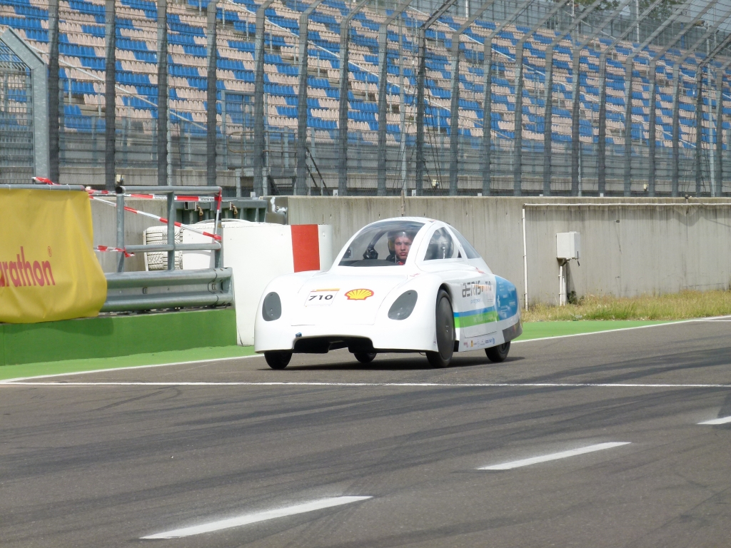 Mit acht Litern Benzin um die Welt – Der Shell Eco-Marathon Europe 2011