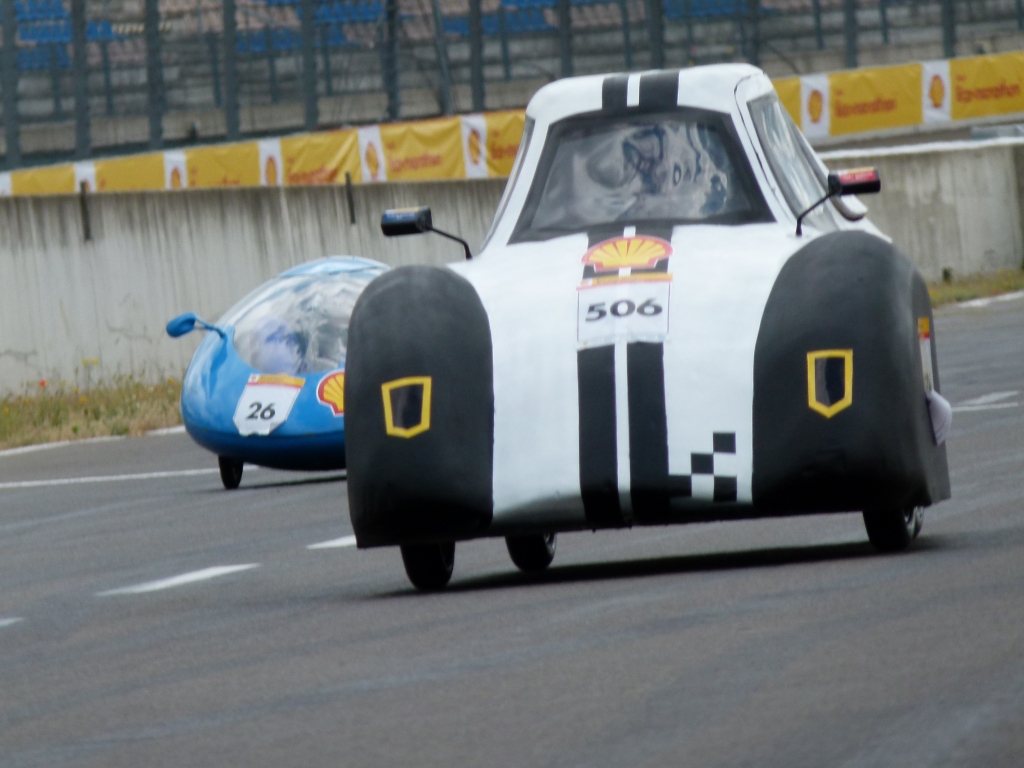 Mit acht Litern Benzin um die Welt – Der Shell Eco-Marathon Europe 2011
