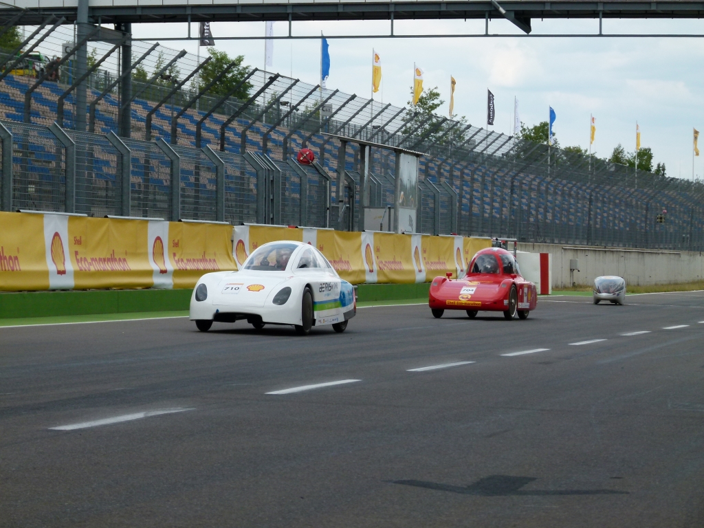 Mit acht Litern Benzin um die Welt – Der Shell Eco-Marathon Europe 2011